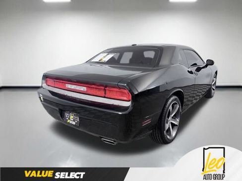 Used 2013 Dodge Challenger SXT RWD image 6