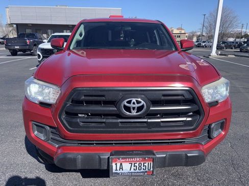 Used 2016 Toyota Tacoma SR w/ SR Convenience Package image 6