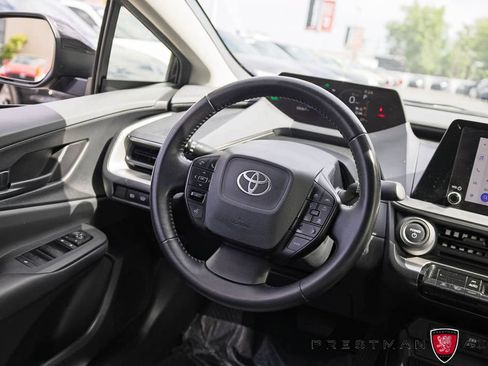 Used 2024 Toyota Prius LE FWD image 33