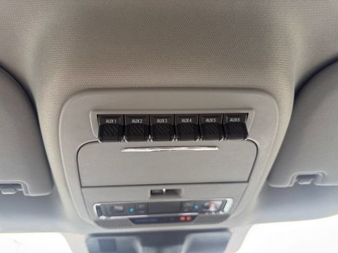 Used 2025 Ford F350 Lariat w/ Lariat Ultimate Package AWD/4WD image 39