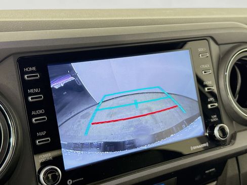 Used 2022 Toyota Tacoma TRD Off-Road w/ Technology Package image 14