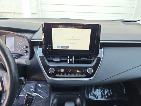 Used 2024 Toyota Corolla LE image 16