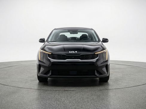 Used 2025 Kia K4 FWD image 2