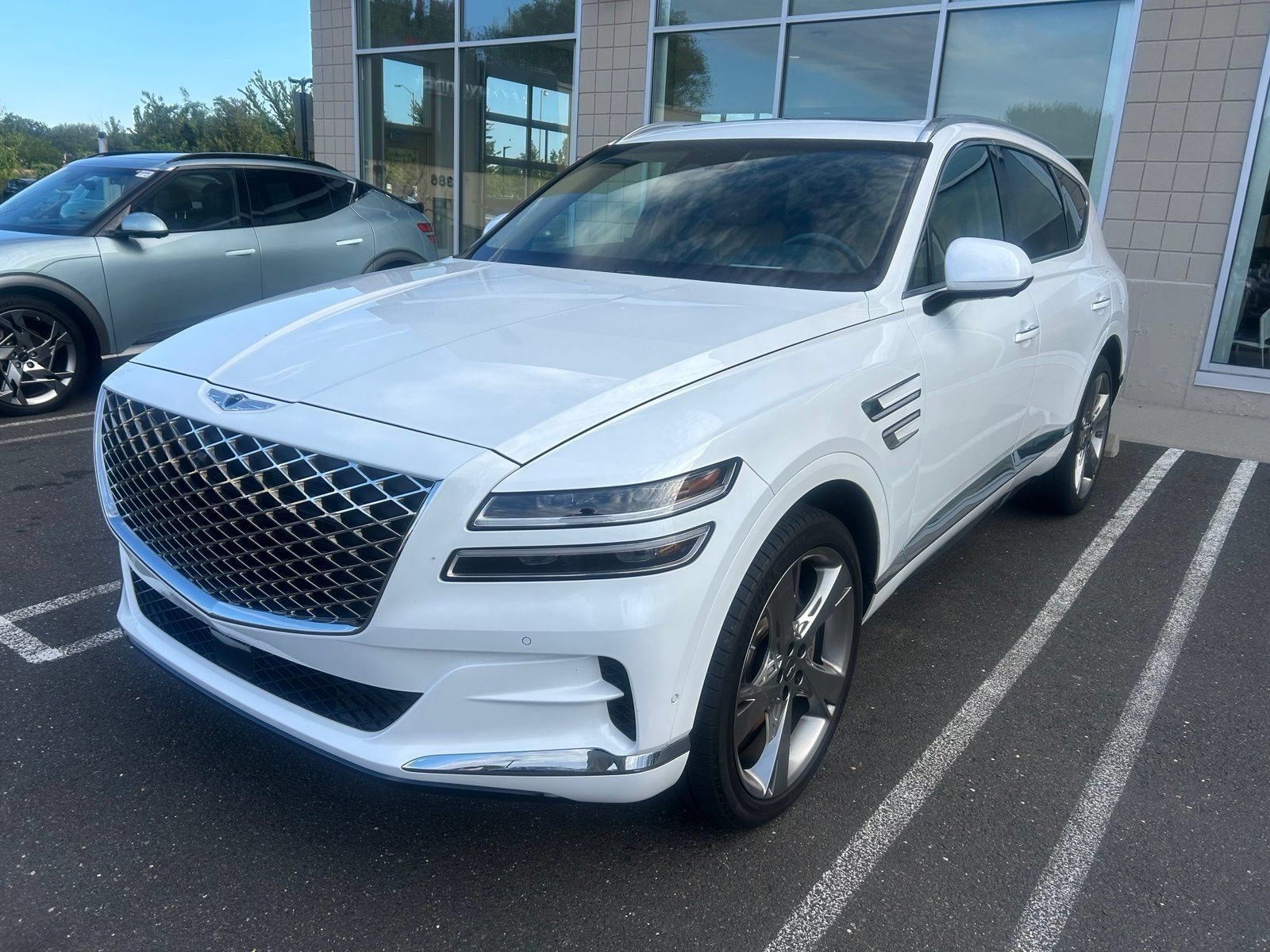 Used 2024 Genesis GV80 2.5T w/ Prestige Package AWD/4WD image 3