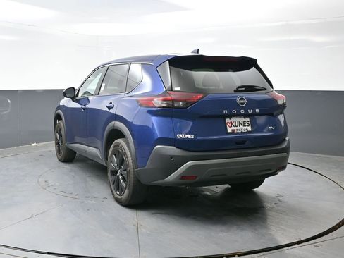 Used 2023 Nissan Rogue SV image 12