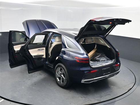 New 2026 Genesis GV70 2.5T Select image 17