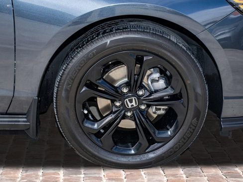 Certified 2025 Honda Accord SE image 39