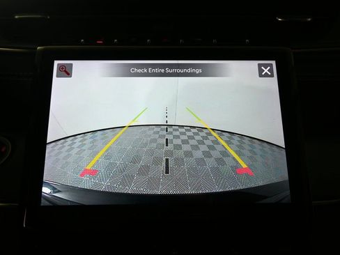 Used 2023 Jeep Grand Cherokee Limited w/ Black Appearance Package image 30