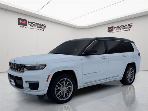 Used 2022 Jeep Grand Cherokee L Summit w/ Advanced Protech Group IV image 3