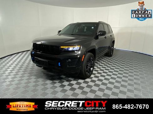 Used 2023 Jeep Grand Cherokee 30th Anniversary AWD/4WD image 3
