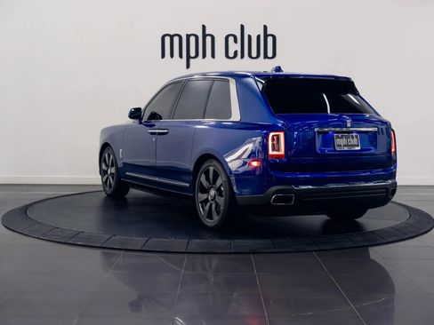 Used 2021 Rolls-Royce Cullinan image 3