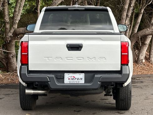 Used 2024 Toyota Tacoma SR image 5