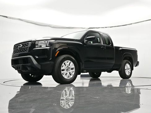 Used 2022 Nissan Frontier SV w/ Technology Package image 36