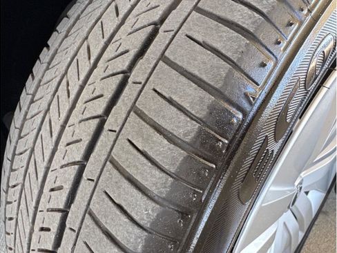 Used 2025 Nissan Leaf S image 25