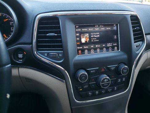 Used 2018 Jeep Grand Cherokee Limited AWD/4WD image 30
