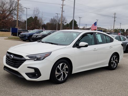 Used 2025 Subaru Legacy Premium image 7