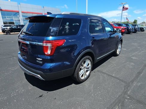 Used 2016 Ford Explorer XLT w/ Equipment Group 202A FWD image 3