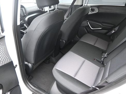 Certified 2025 Kia Soul LX w/ LX Technology Package FWD image 12