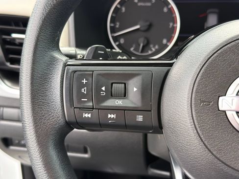 Used 2023 Nissan Rogue SV AWD/4WD image 18