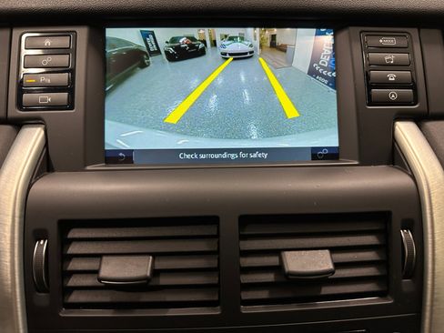 Used 2019 Land Rover Discovery Sport SE image 35