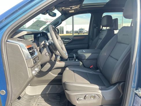 New 2026 GMC Yukon XL Denali w/ Denali Reserve Package image 9