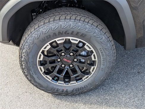 New 2026 GMC Canyon AT4 image 9