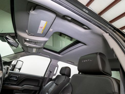 Used 2019 GMC Sierra 3500 Denali image 19