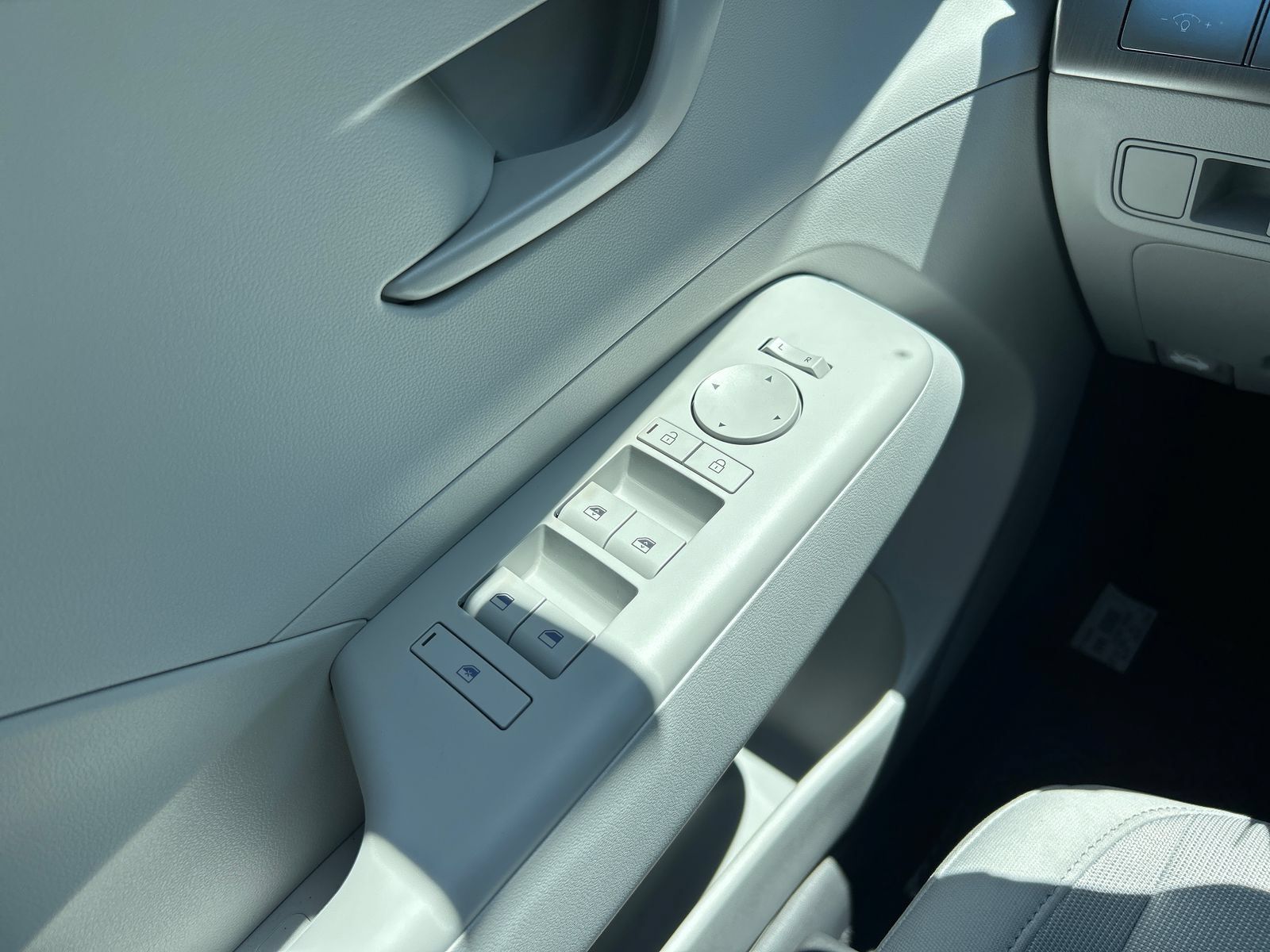 New 2026 Hyundai Kona Limited AWD/4WD image 11