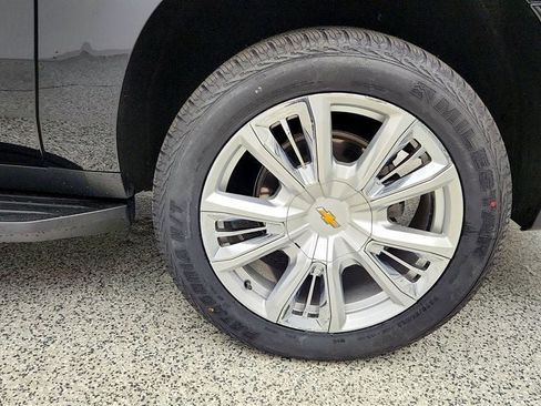 Used 2023 Chevrolet Suburban High Country w/ Advanced Technology Package AWD/4WD image 9