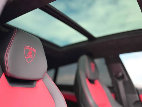 Used 2021 Lamborghini Urus image 20