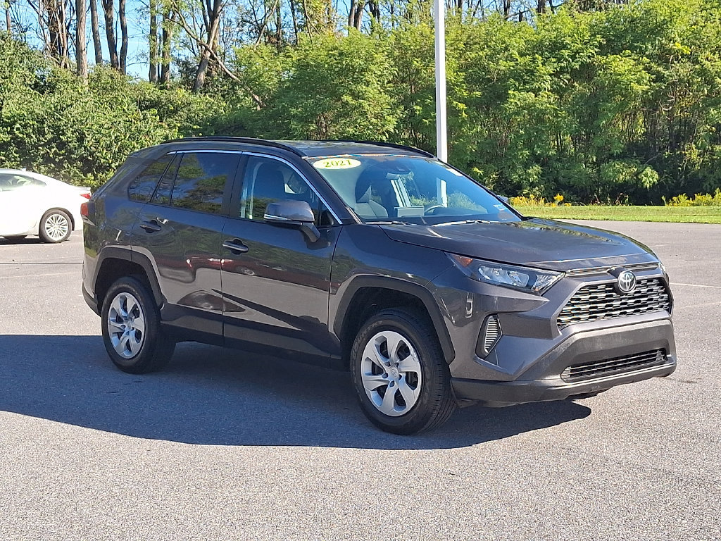 Certified 2021 Toyota RAV4 LE AWD/4WD image 3