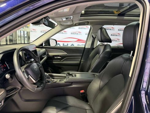 Used 2025 Toyota Grand Highlander AWD image 27