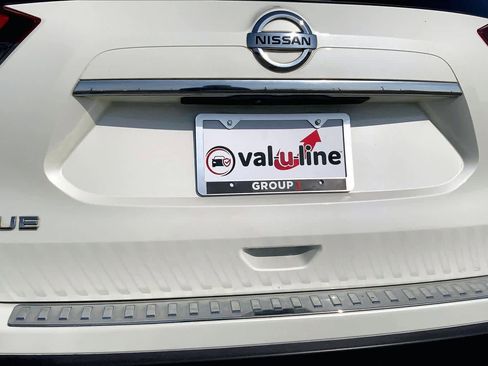 Used 2017 Nissan Rogue SV FWD image 10