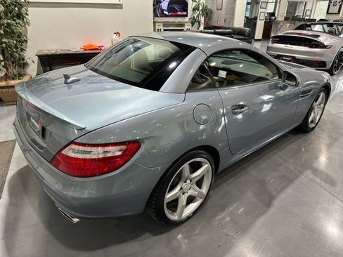 Used 2013 Mercedes-Benz SLK 250 image 35