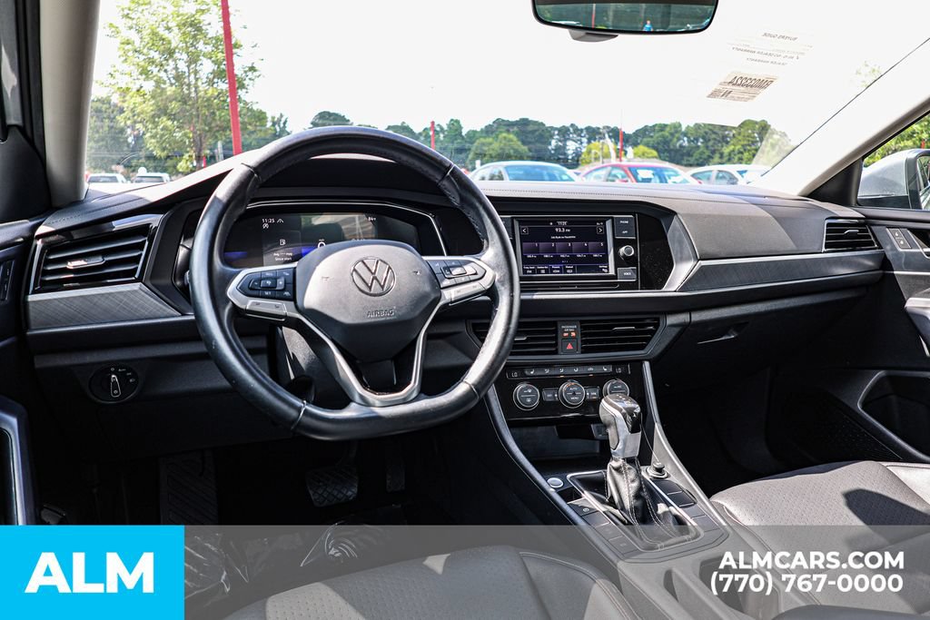 Used 2024 Volkswagen Jetta SE FWD image 26