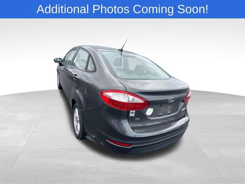Used 2018 Ford Fiesta SE FWD image 4
