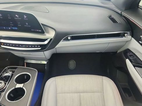 Used 2024 Cadillac Lyriq Luxury image 39