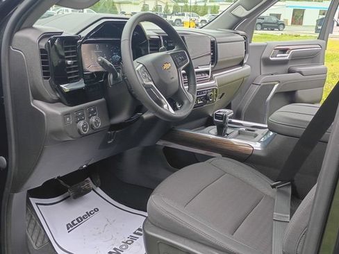 Used 2023 Chevrolet Silverado 1500 LT AWD/4WD image 11