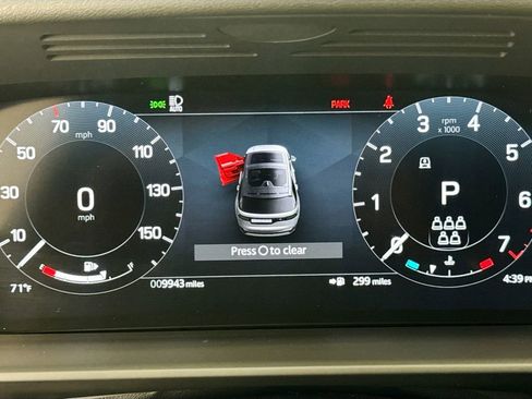 Certified 2025 Land Rover Discovery S image 12