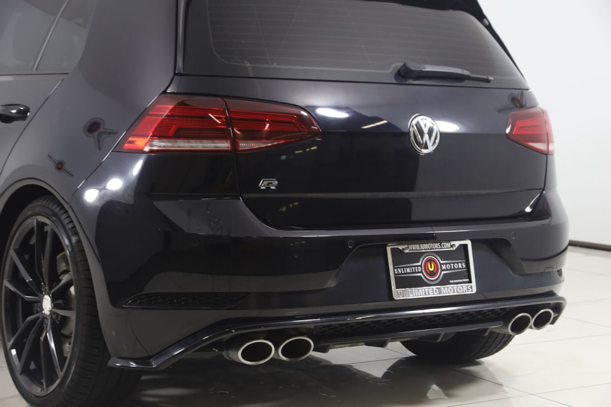Used 2019 Volkswagen Golf 4-Door AWD/4WD image 20