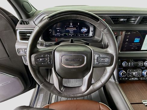 Used 2024 GMC Yukon Denali Ultimate AWD/4WD image 11