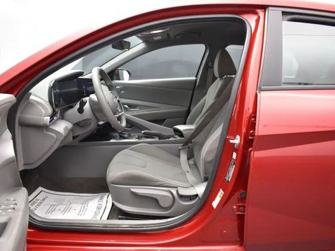 Used 2024 Hyundai Elantra SEL image 14