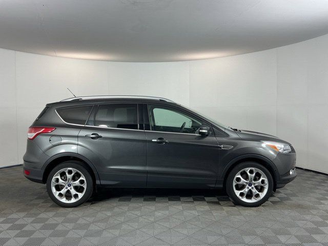 Used 2016 Ford Escape Titanium w/ Equipment Group 301A AWD/4WD image 4