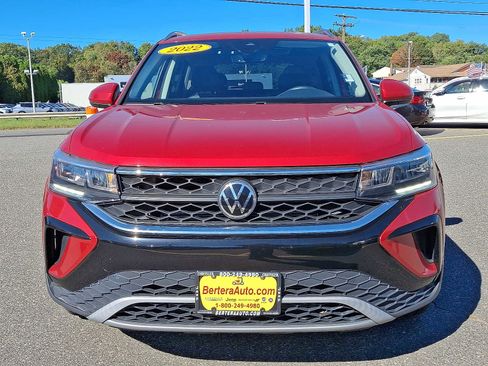 Used 2022 Volkswagen Taos SE image 2