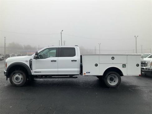 New 2025 Ford F450 XL w/ XL Chrome Package image 8