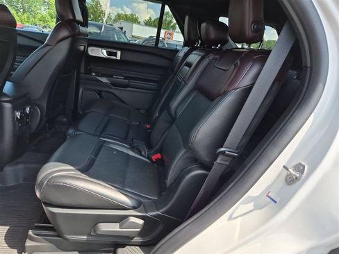 Used 2020 Ford Explorer Platinum w/ Premium Technology Package AWD/4WD image 31