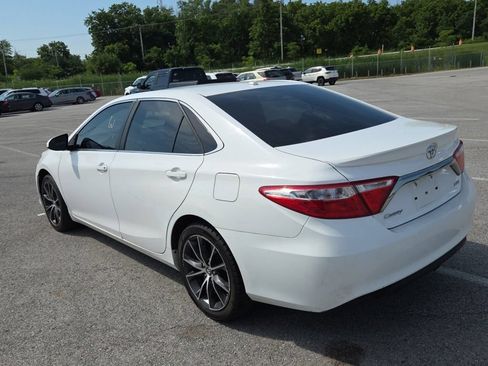 Used 2017 Toyota Camry XSE w/ Moonroof Package FWD image 4