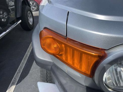 Used 2007 Toyota FJ Cruiser 4WD image 9