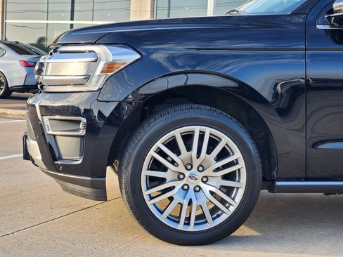 Used 2023 Ford Expedition Limited AWD/4WD image 8