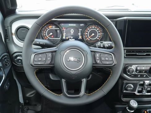 Used 2024 Jeep Wrangler Sport S image 16